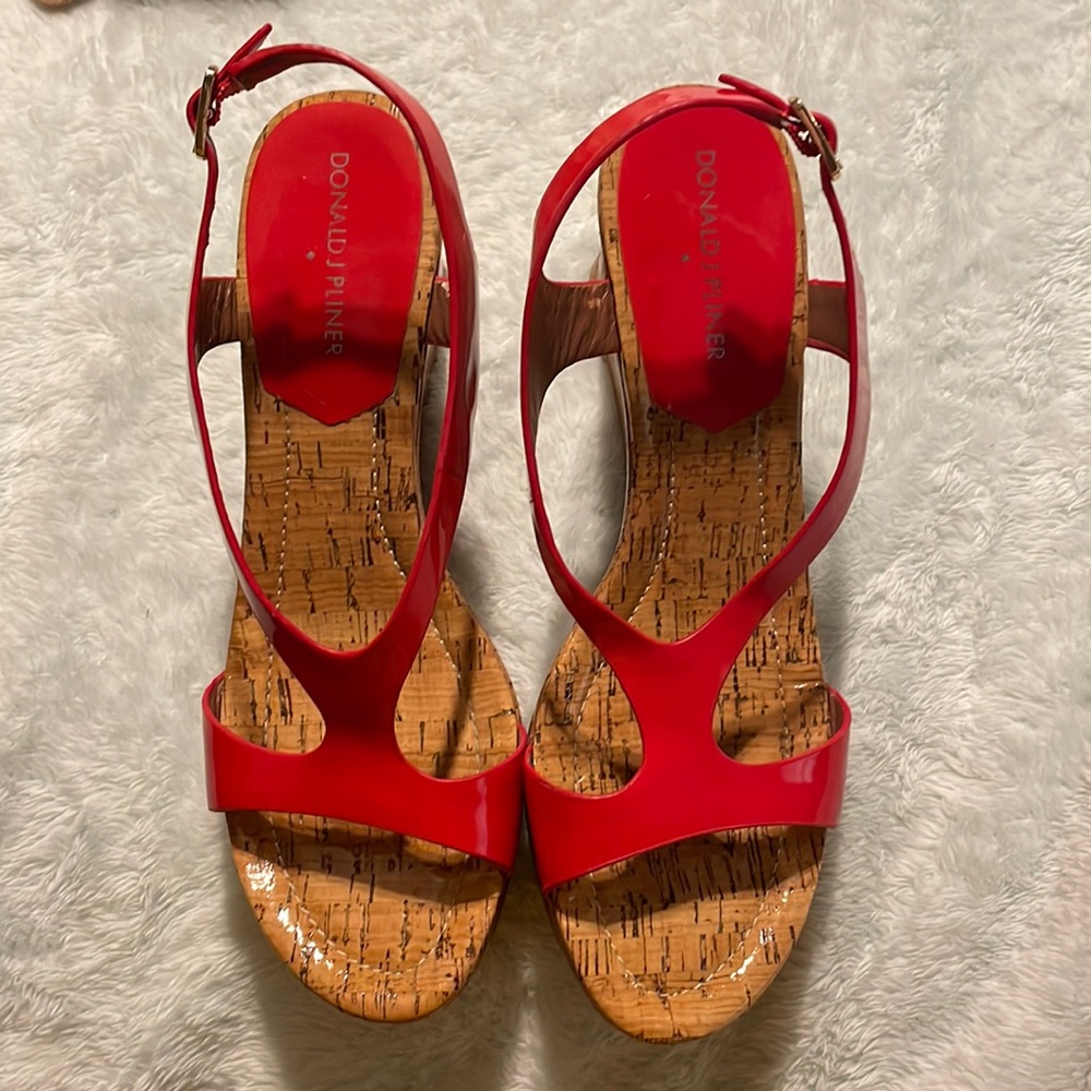 New Donald J. Pliner Delon Wedge Sandas Red